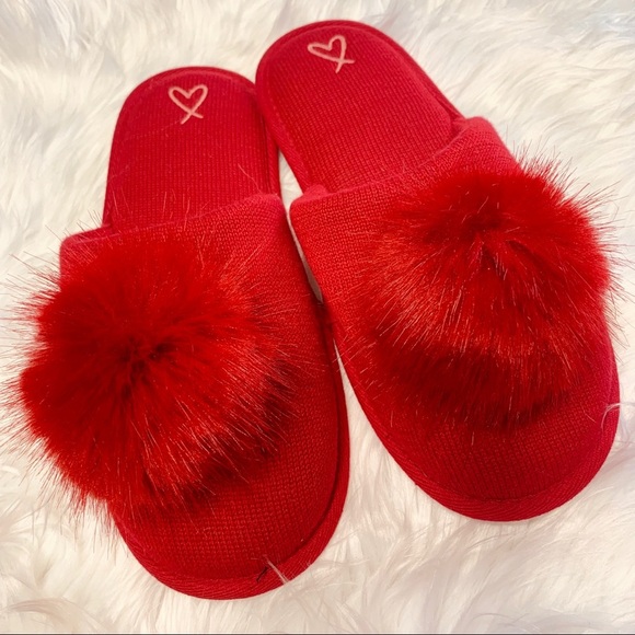 Victoria ‘s Secret Slippers - Picture 1 of 4